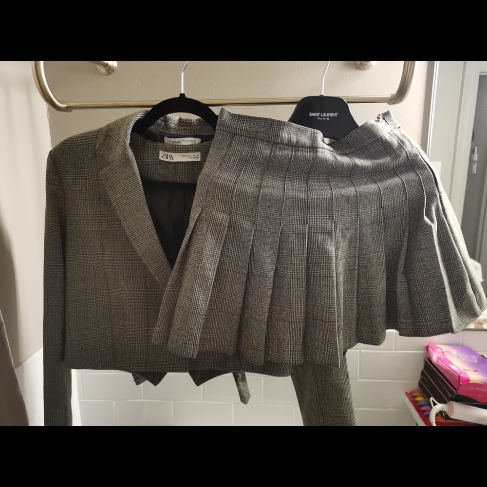 set suit （Skirt，coat，vest）same as Zara style year 2020